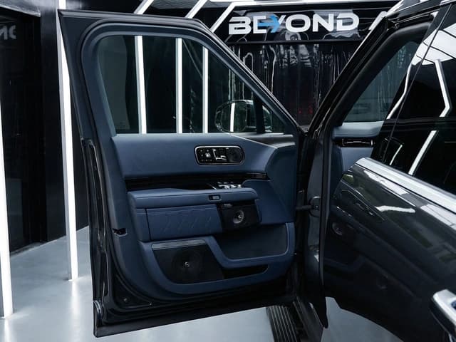 2026 Zeekr 9X Obsidian Black Edition 2.0L Turbo 4 Cyl PHEV 4WD AT - Beyond Autos - www.beyondautos.com