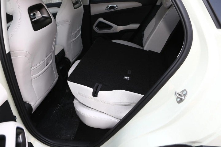 2026 BYD Yuan UP Electric Vehicle 177 horsepower - Beyond Autos - www.beyondautos.com