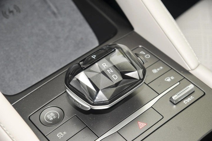 2026 BYD Yuan UP Electric Vehicle 177 horsepower - Beyond Autos - www.beyondautos.com
