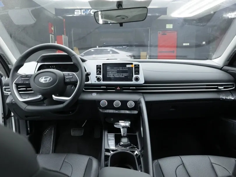 2026 Hyundai Elantra 1.5L GLX Elite White Inside Black - Beyond Autos - www.beyondautos.com