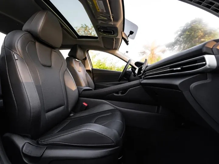 2026 Hyundai Elantra 1.5L GLX Elite White Inside Black - Beyond Autos - www.beyondautos.com
