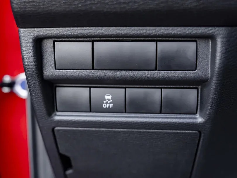 2026 Mitsubishi L200 Triton DC 2.4L L4 Petrol- Beyond Autos - www.beyondautos.com
