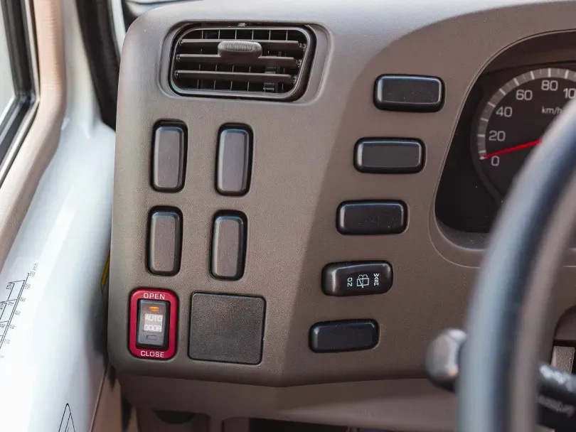 2026 Mitsubishi Rosa 4.2 V6 Diesel - Beyond Autos - www.beyondautos.com