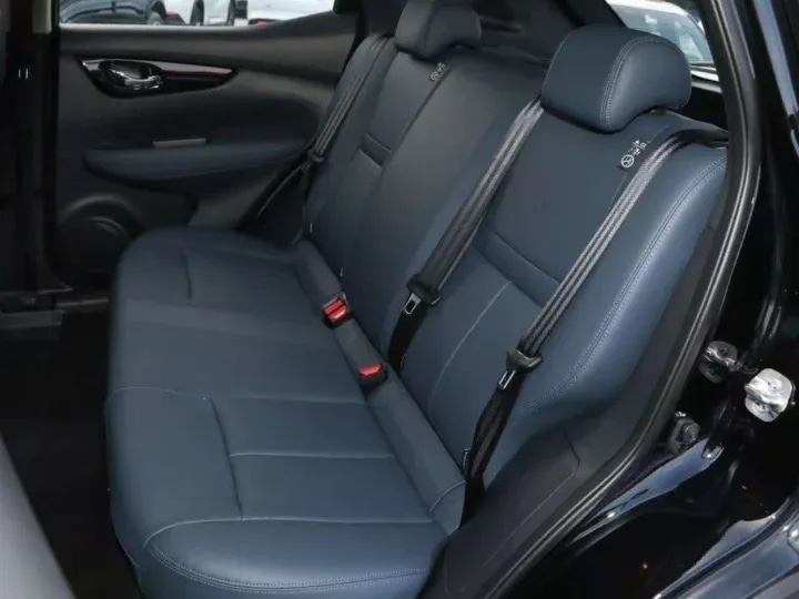 2026 Nissan Qashqai 2.0L Honor White Inside Gray - Beyond Autos - www.beyondautos.com