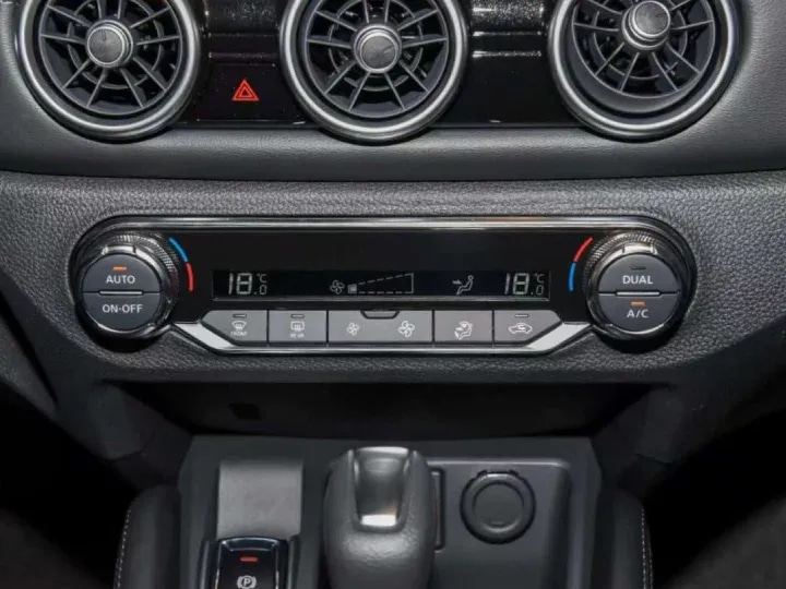 2026 Nissan Qashqai 2.0L Honor White Inside Gray - Beyond Autos - www.beyondautos.com