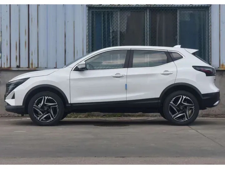2026 Nissan Qashqai 2.0L Honor White Inside Gray - Beyond Autos - www.beyondautos.com