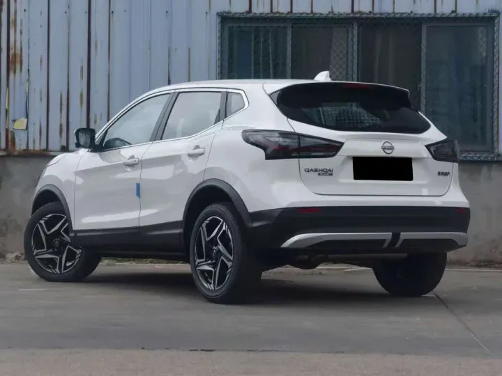 2026 Nissan Qashqai 2.0L Honor White Inside Gray - Beyond Autos - www.beyondautos.com
