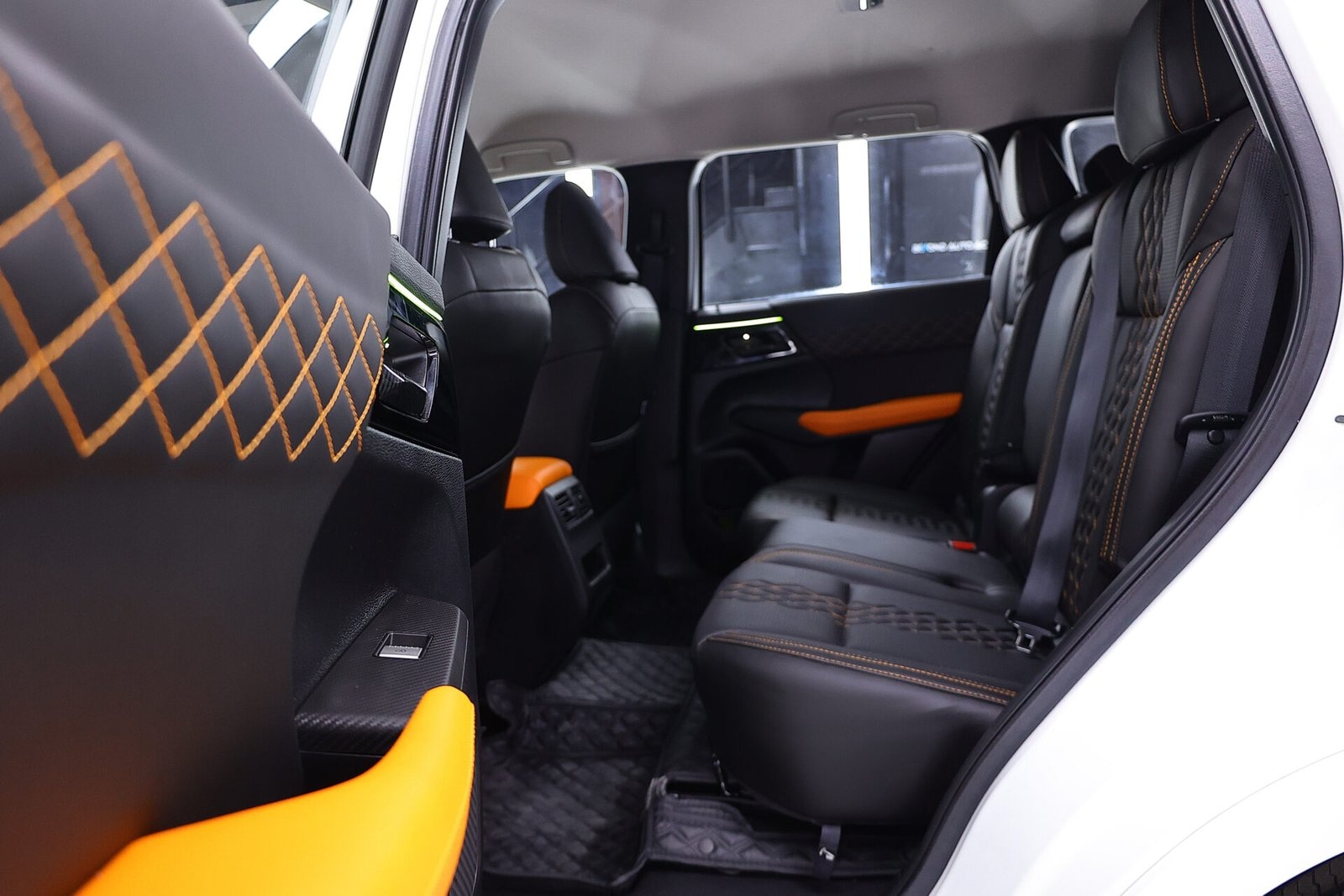 Beyond Auto Accessories _ Outlander V3 Bk & Interior (9)