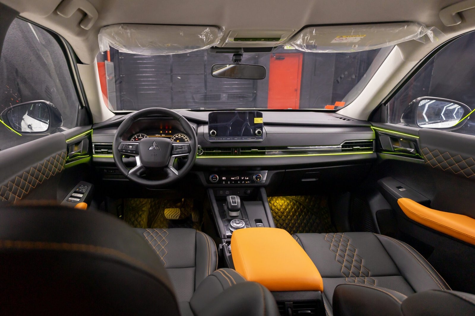 Beyond Auto Accessories _ Outlander V3 Bk & Interior (8)