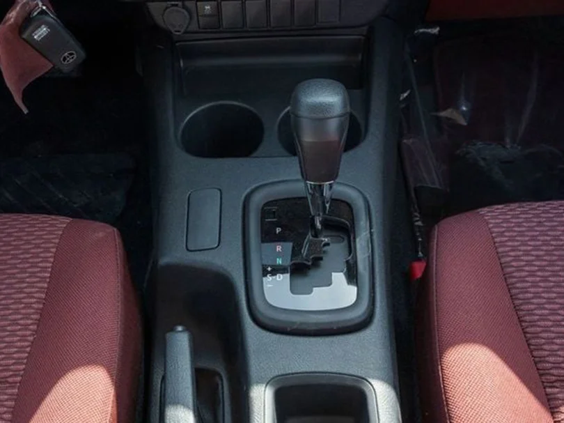 2026 Toyota Hilux DLX Basic DC 2.4L L4 Diesel AT - Beyond Autos - www.beyondautos.com