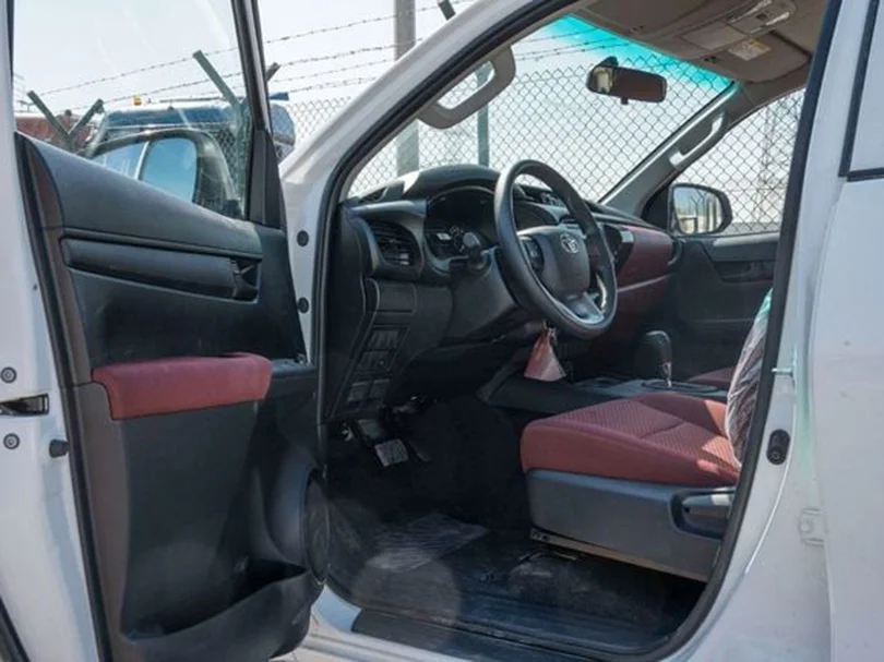 2026 Toyota Hilux DLX Basic DC 2.4L L4 Diesel AT - Beyond Autos - www.beyondautos.com