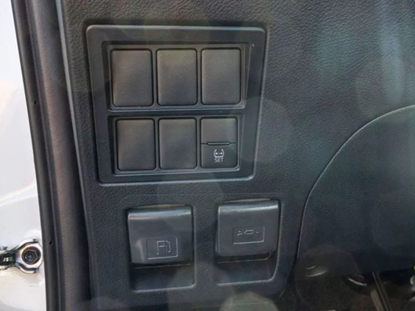 2026 Toyota Hilux DLX Basic DC 2.4L L4 Diesel AT - Beyond Autos - www.beyondautos.com