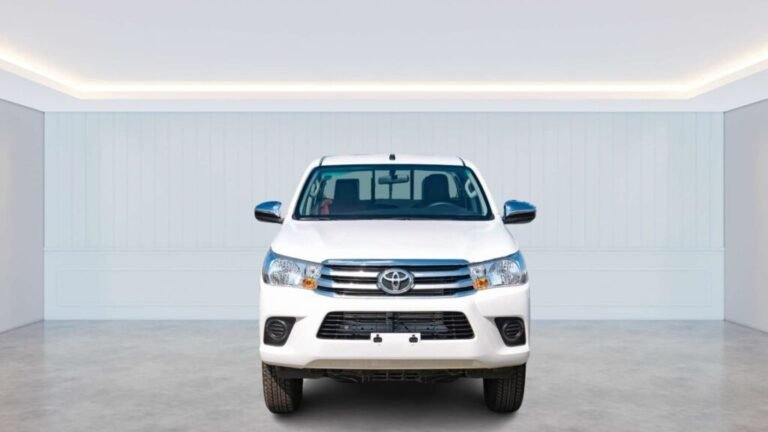2024 TOYOTA HILUX PICKUP DLX DOUBLE CAB BASIC 2.4L DIESEL 4WD MANUAL