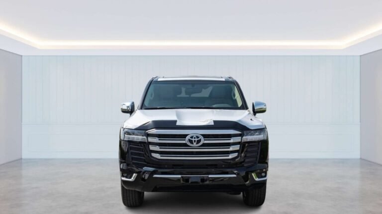 2026 Toyota Land Cruiser LC300 VX V6 4.0L Petrol