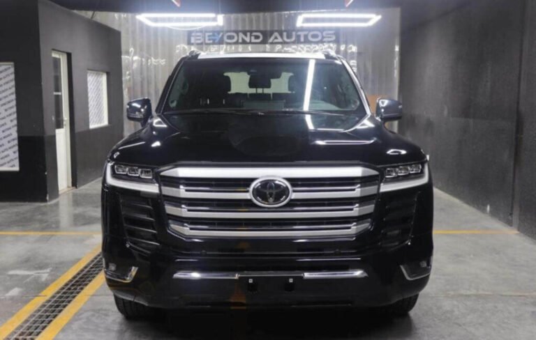 2026 Toyota Land Cruiser LC300 VX V6 3.3L Twin Turbo