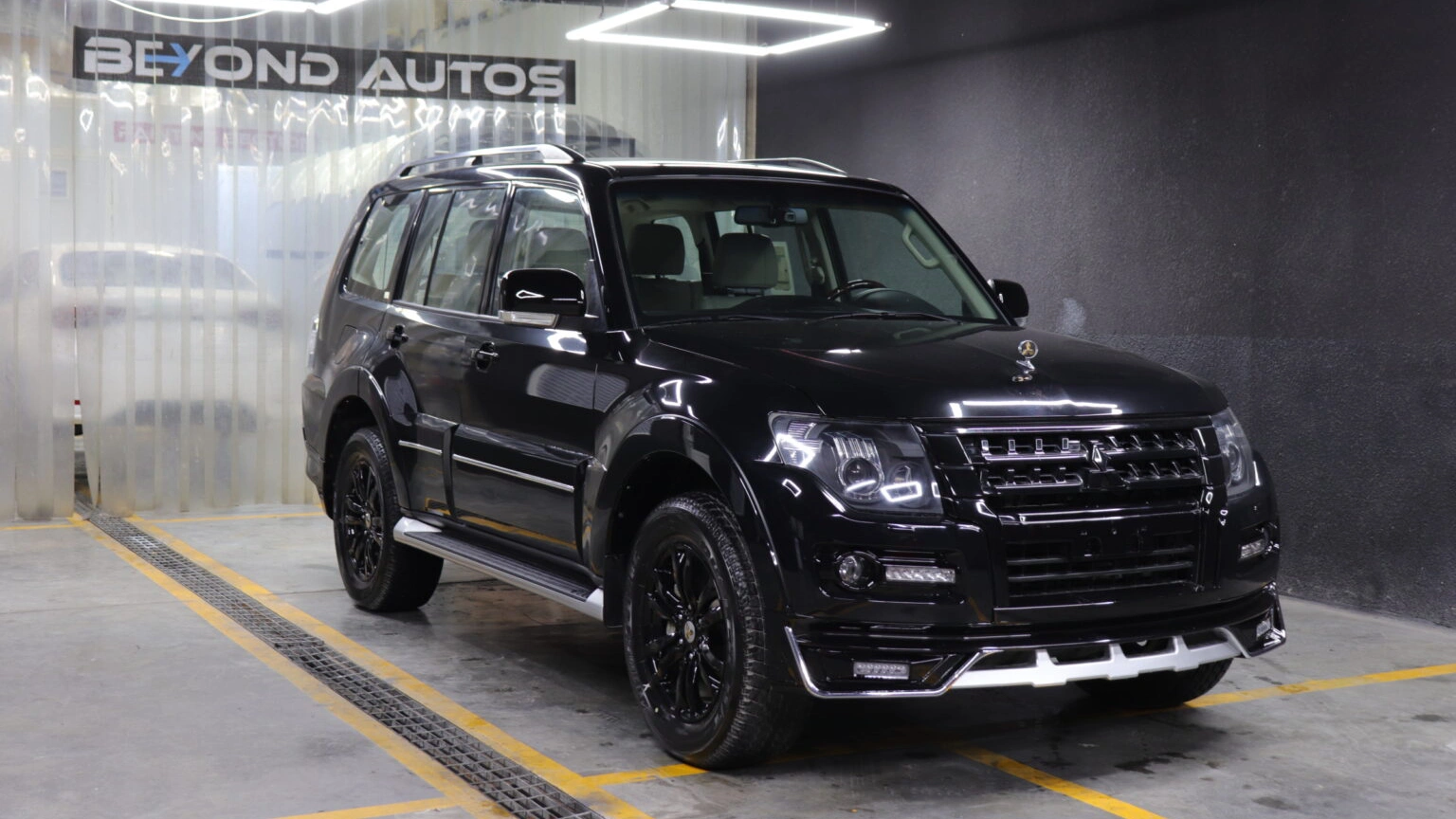 Mitsubishi-Pajero-Body-Kit-V2-Beyond-Auto-Accessories Black Front