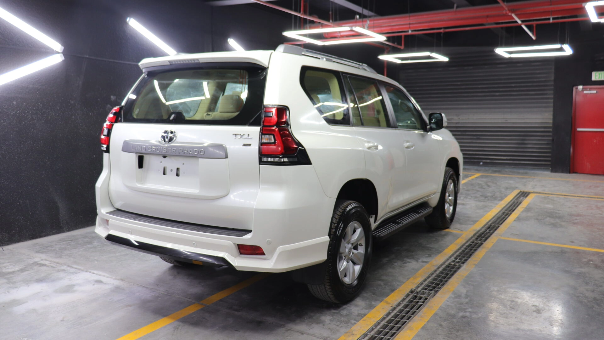 Toyota-Prado-Body-Kit-V1-Beyond-Auto-Accessories White Rear