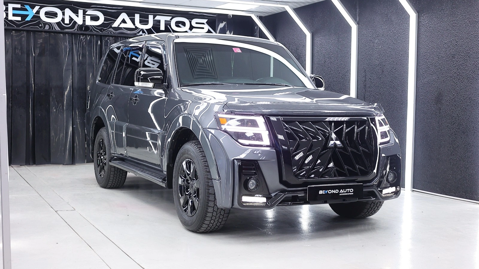 Mitsubishi-Pajero-Black-Hawk-Upgrade-Beyond-Auto-Accessories Grey Front After