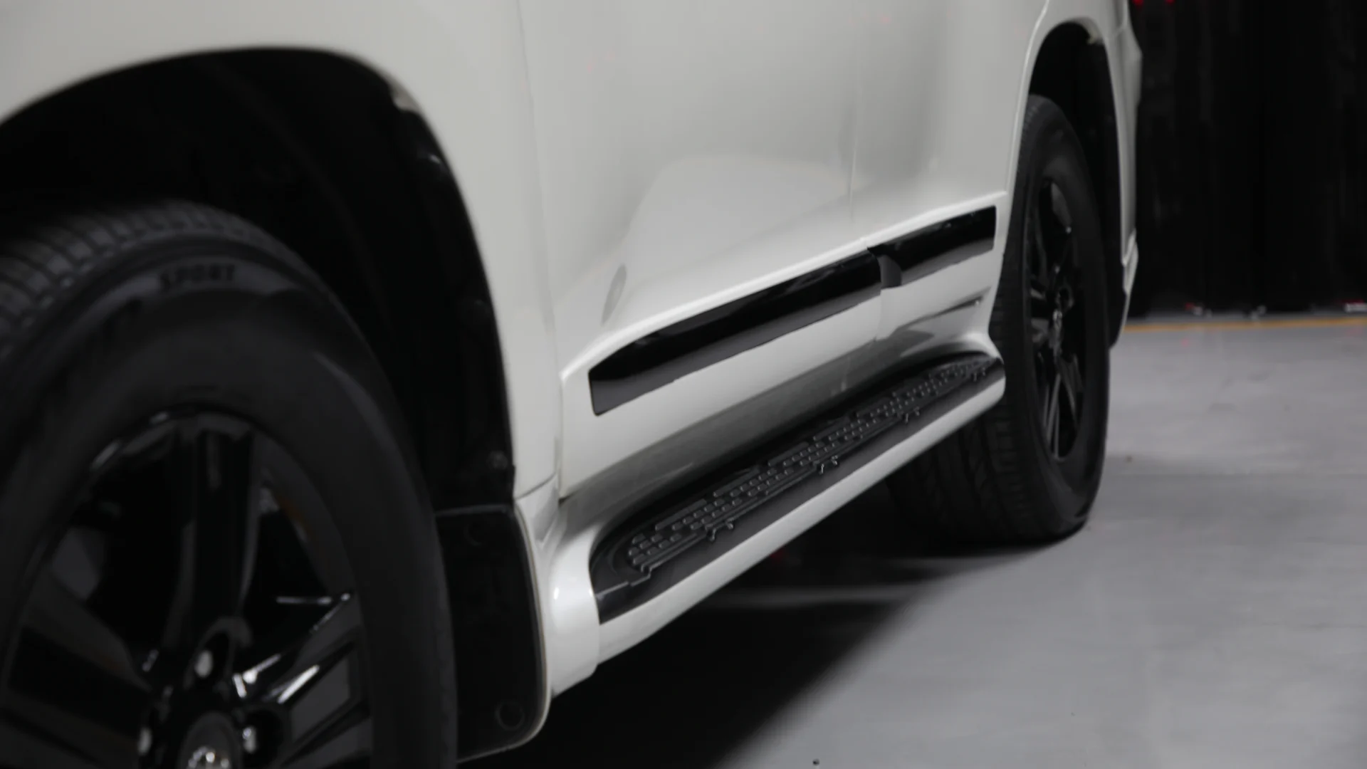 Toyota-Land-Cruiser-LC-Navigator-Facelift-Beyond-Auto-Accessories Door Moulding