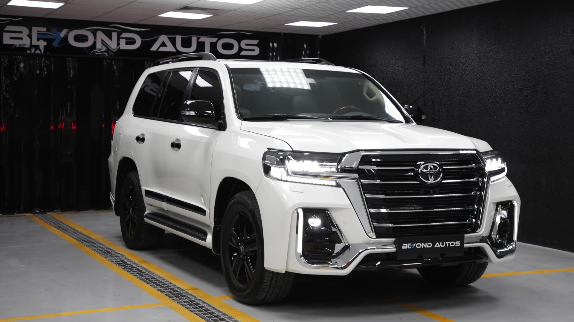 Toyota-Land-Cruiser-LC-Navigator-Facelift-Beyond-Auto-Accessories Front Side