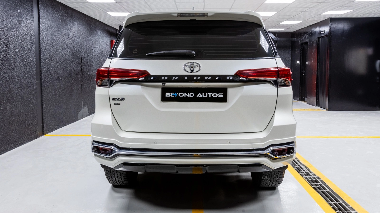 Toyota-Fortuner-Body-Kit-V1-Beyond-Auto-Accessories White Rear
