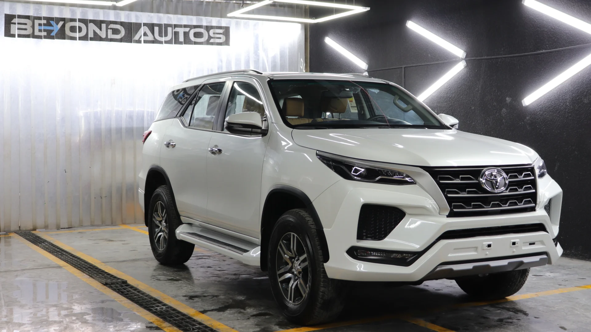 Toyota-Fortuner-Body-Kit-V2-Beyond-Auto-Accessories White Front