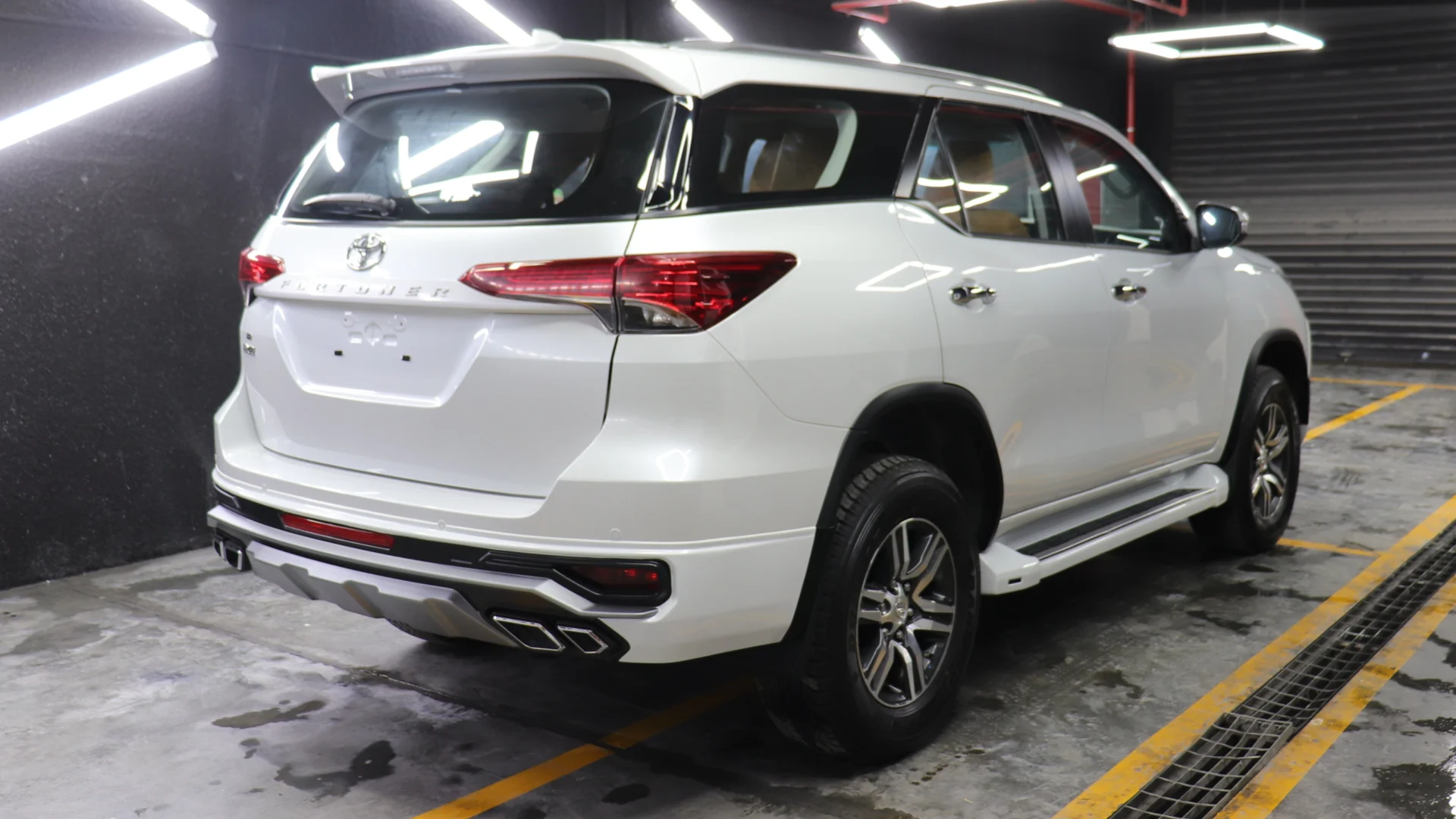 Toyota-Fortuner-Body-Kit-V2-Beyond-Auto-Accessories White Rear