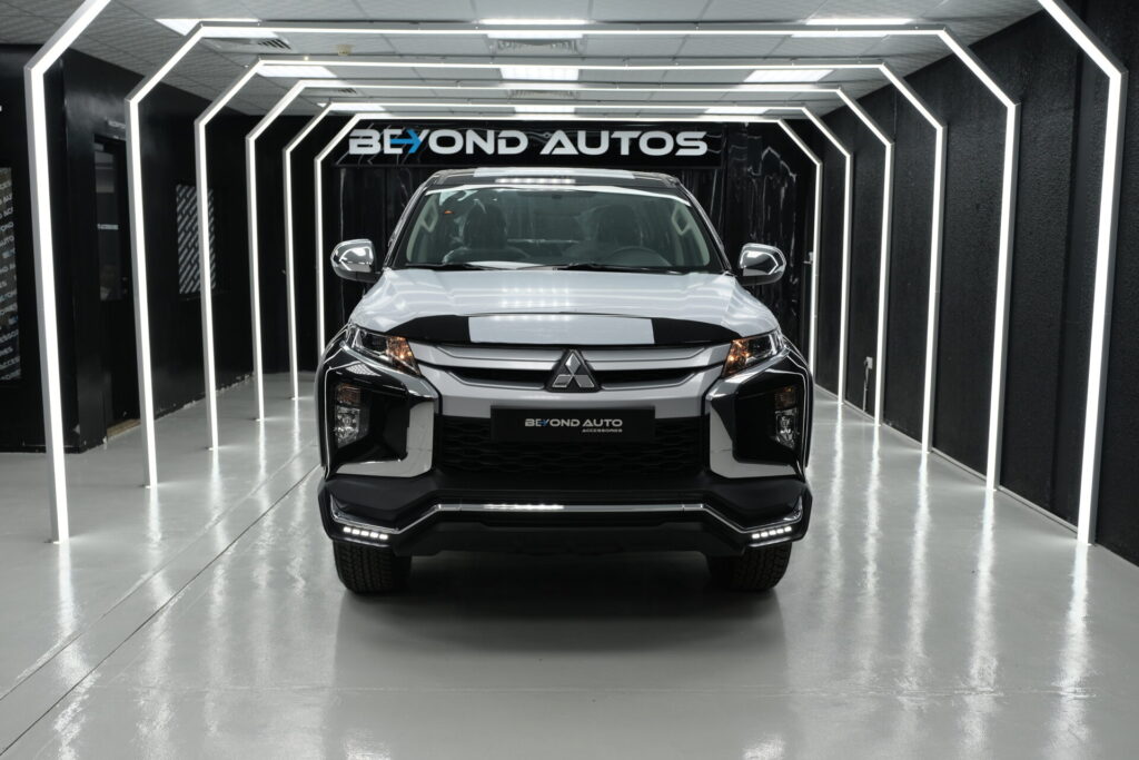 Beyond Auto Accessories _ Mitsubishi L200 V1 Adventure _ Black (33)