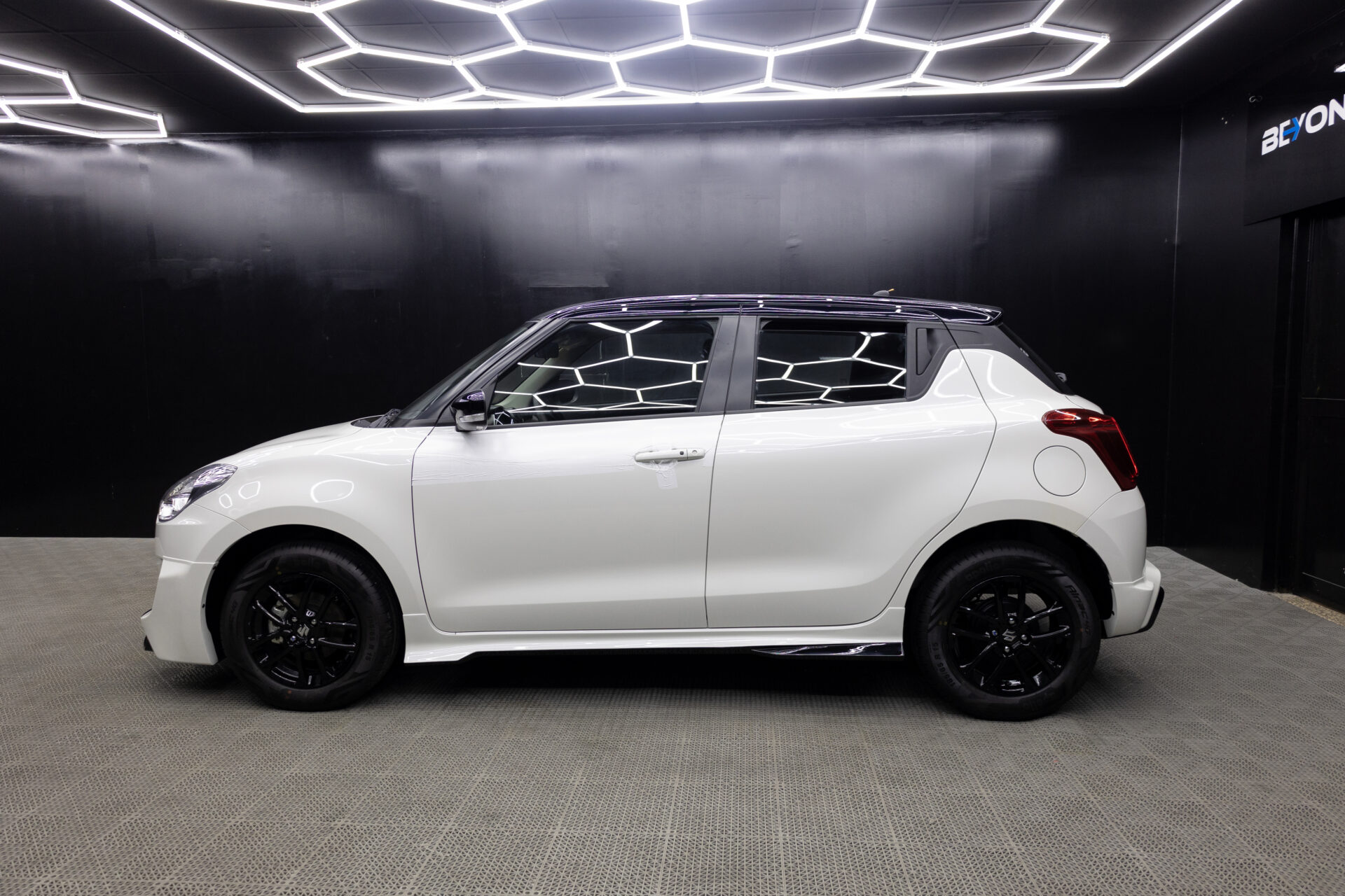 Beyond Auto Accessories _ Swift V1 WhizWheel _ White _ Black Edition_Interior Upgrade (5)