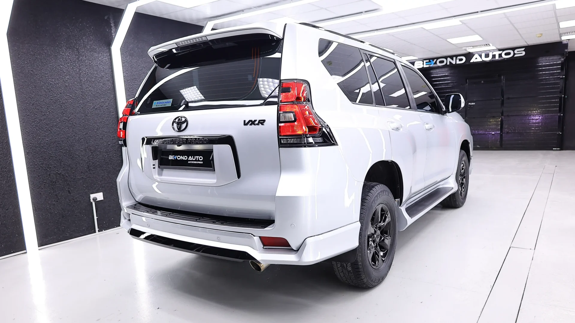 Toyota-Prado-Facelist-VXR-Beyond-Auto-Accessories Silver Rear
