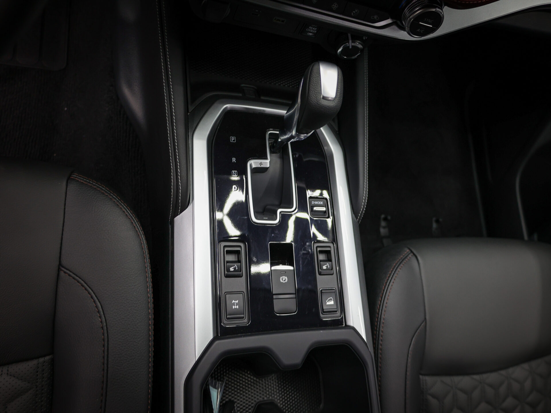 2024 NISSAN XTERRA 2.5L PETROL A/T – SILVER Limited Edition
