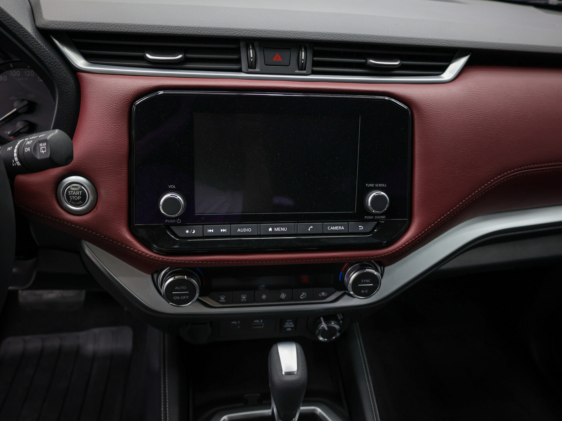 2024 NISSAN XTERRA 2.5L PETROL A/T – BLACK