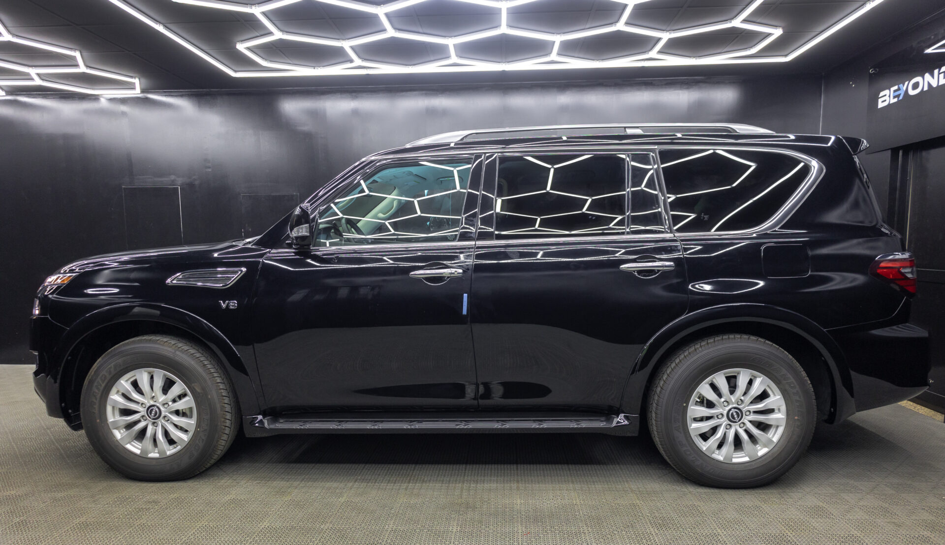 2022 Nissan Armada 5.6L Petrol