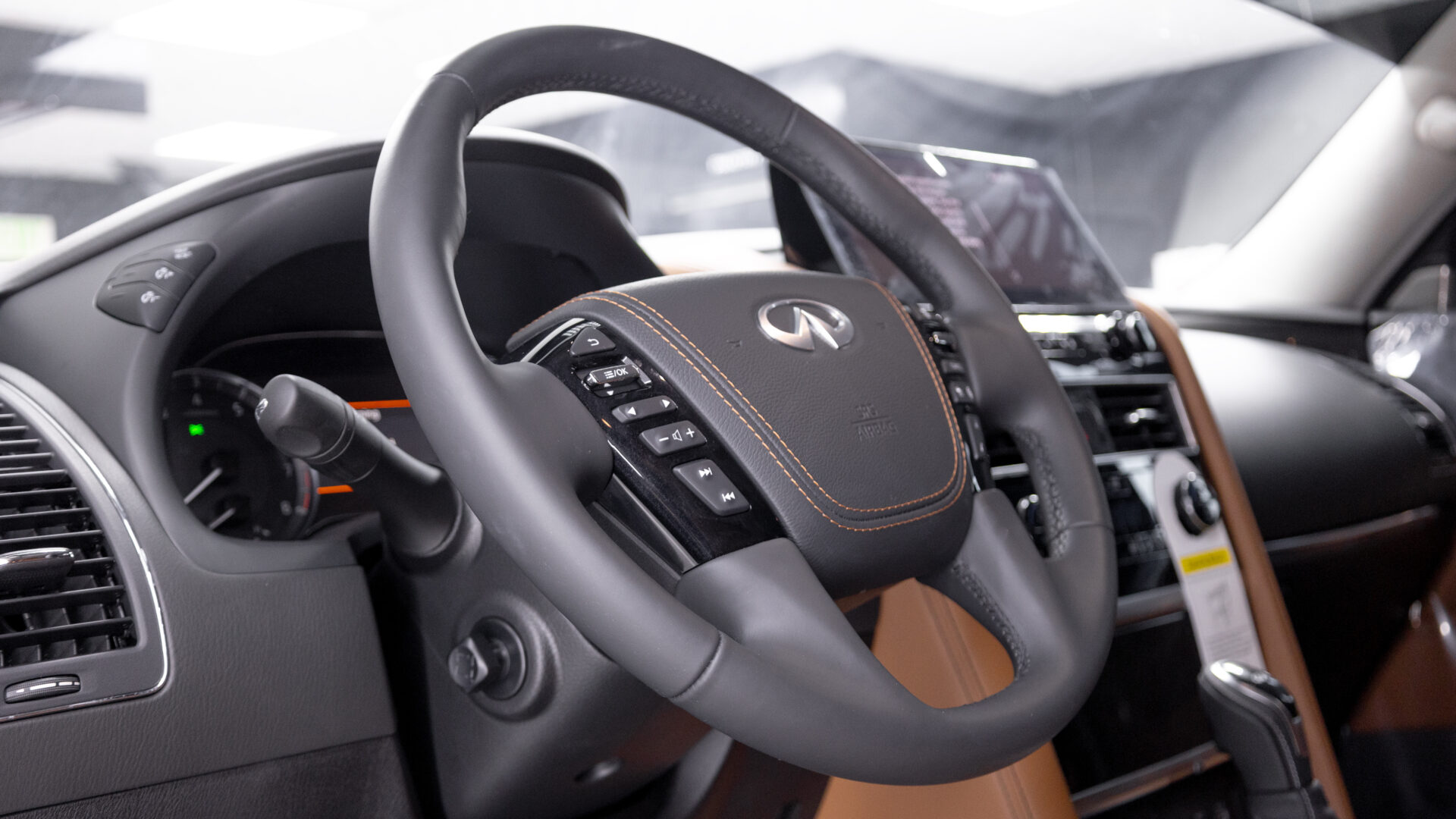 2023 INFINITI QX80 LUXE SENSORY V8 5.6L