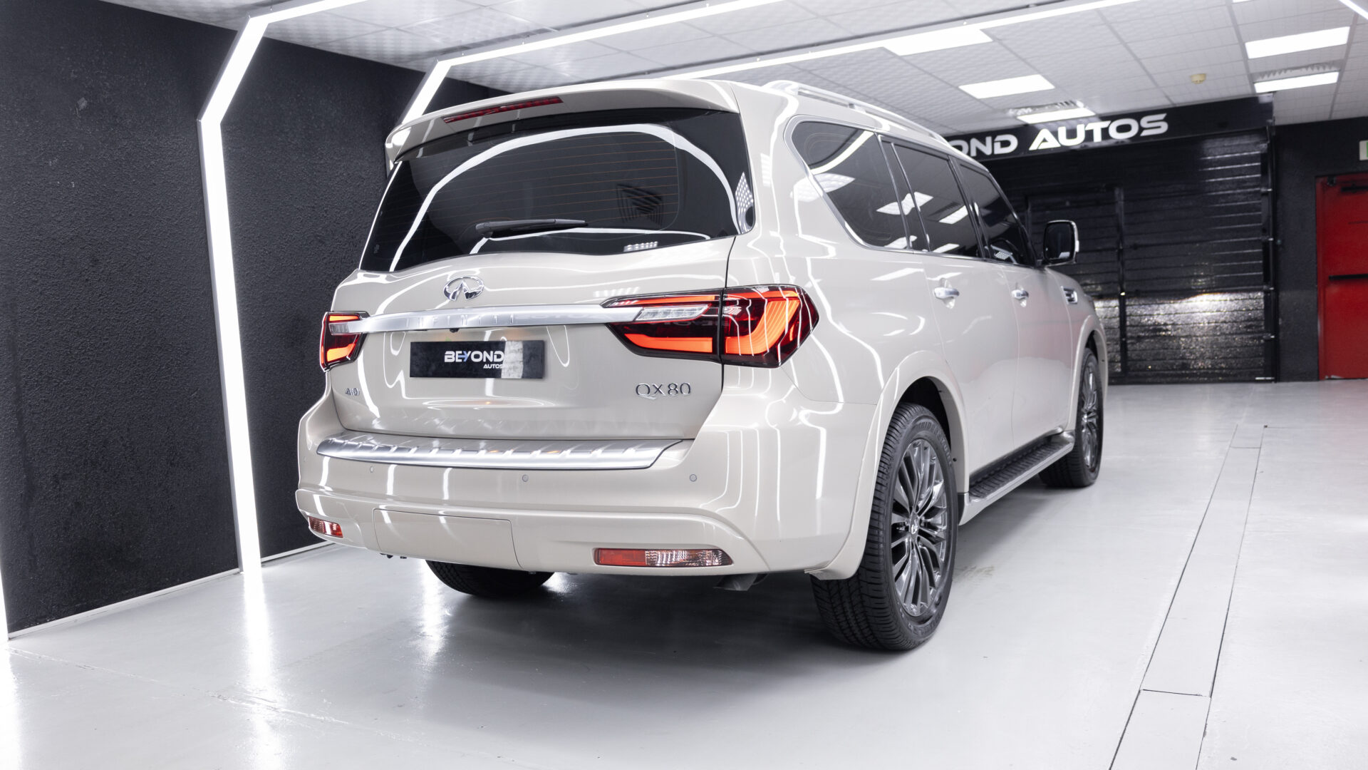 2023 INFINITI QX80 LUXE SENSORY V8 5.6L