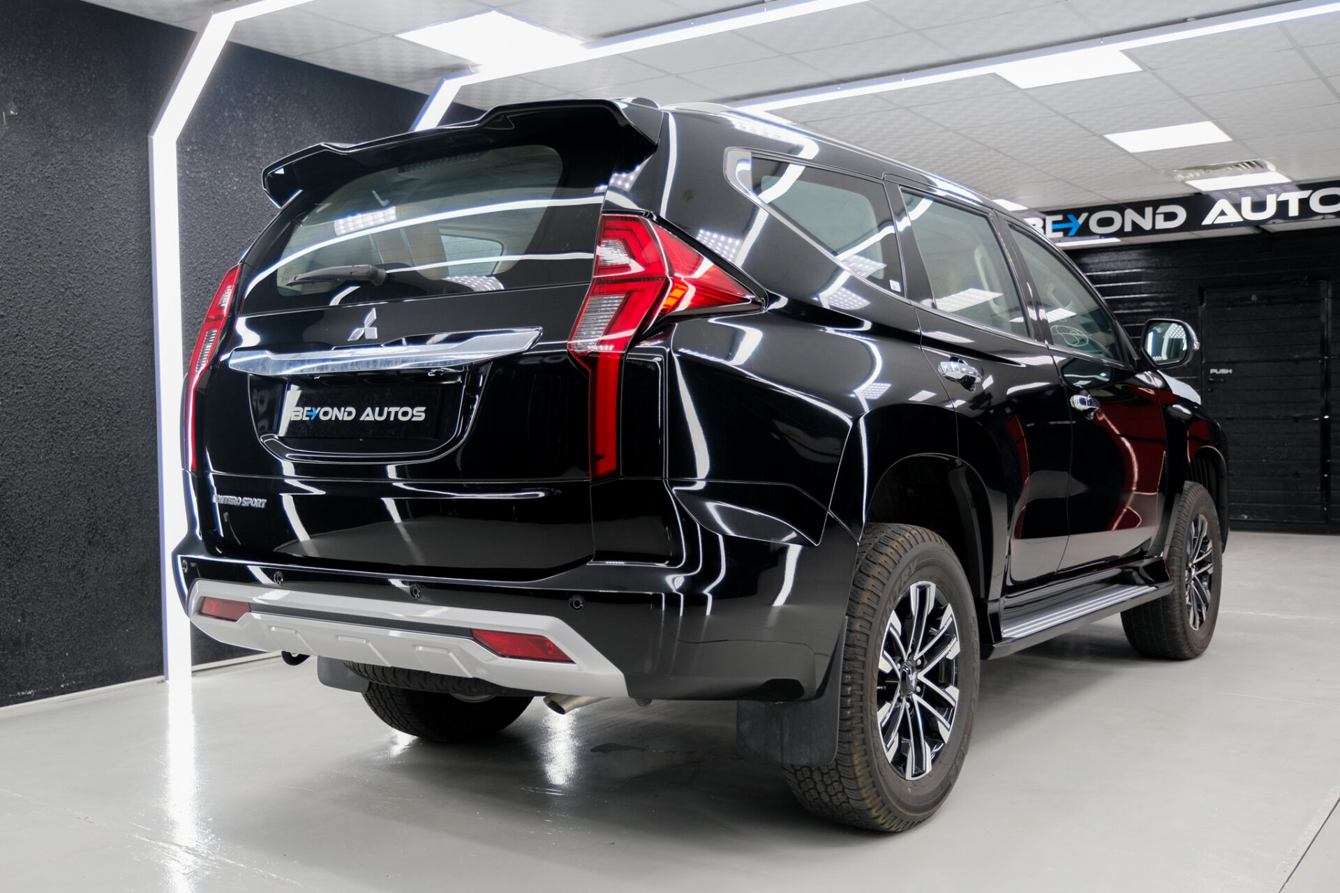 2023 MITSUBISHI MONTERO SPORT 3.0L