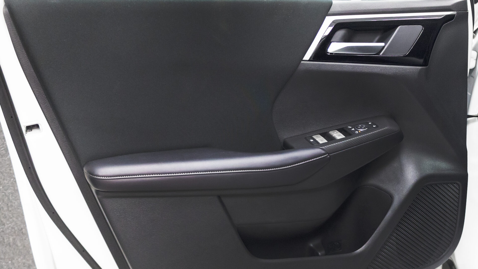 2024 Mitsubishi Outlander 2.5L Petrol A/T – White