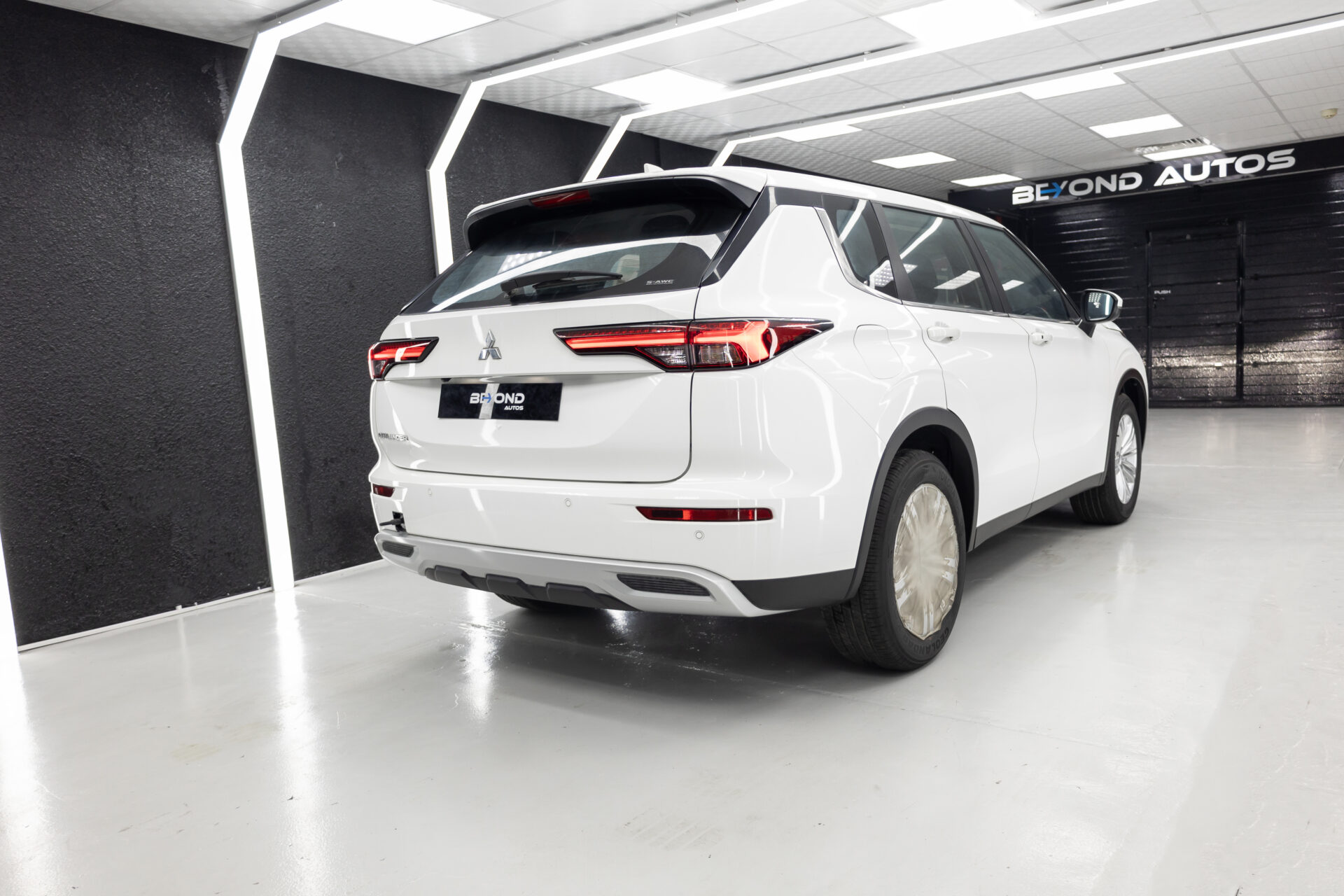2024 Mitsubishi Outlander 2.5L Petrol A/T – White