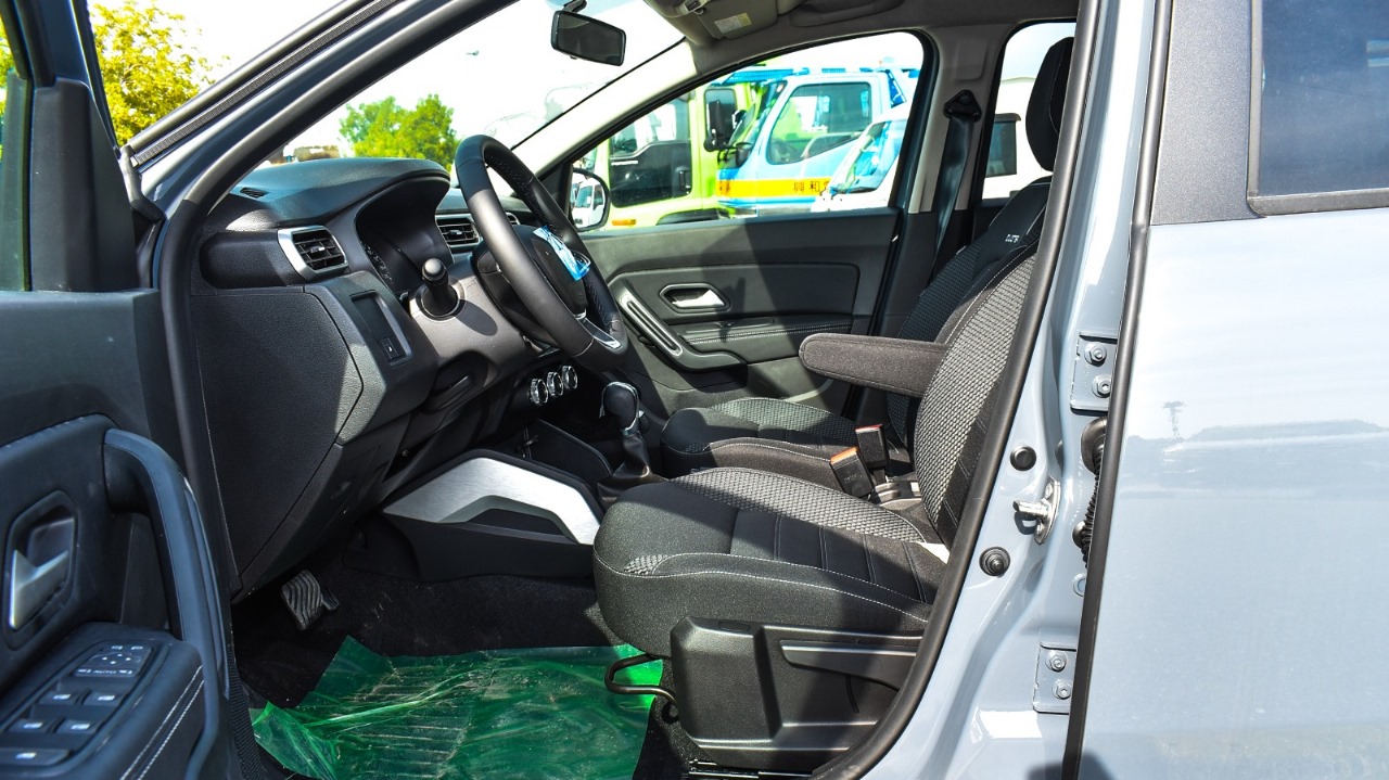 2024 RENAULT DUSTER 1.6L PETROL A/T