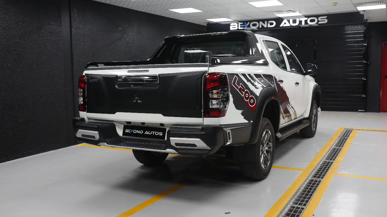 Mitsubishi-L200-Body-Kit-Beyond-Auto-Accessories-White Rear