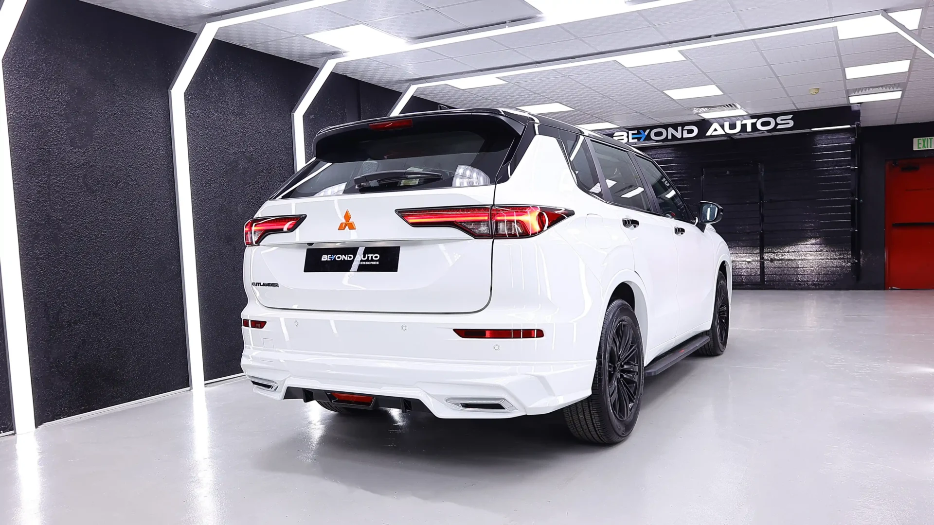 Beyond Auto Accessories _ Outlander V2 _ White _ Body Kit Rear 2022 2023 2024