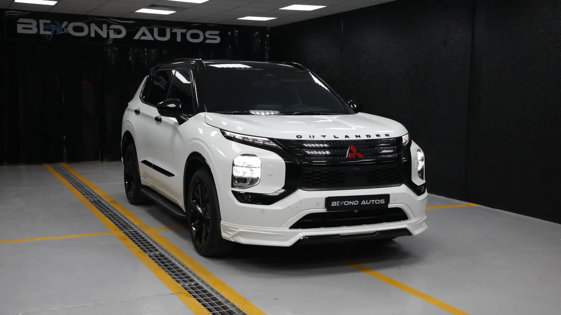 Beyond Auto Accessories _ Outlander V2 _ White _ Body Kit Front 2022 2023 2024