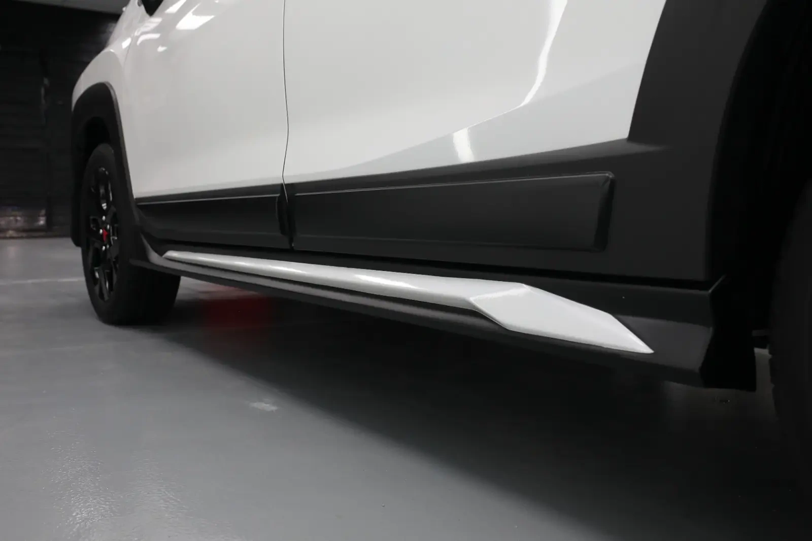 Mitsubishi-Xpander-Body-Kit-Cross-V1-Beyond-Auto-Accessories Side Skirts