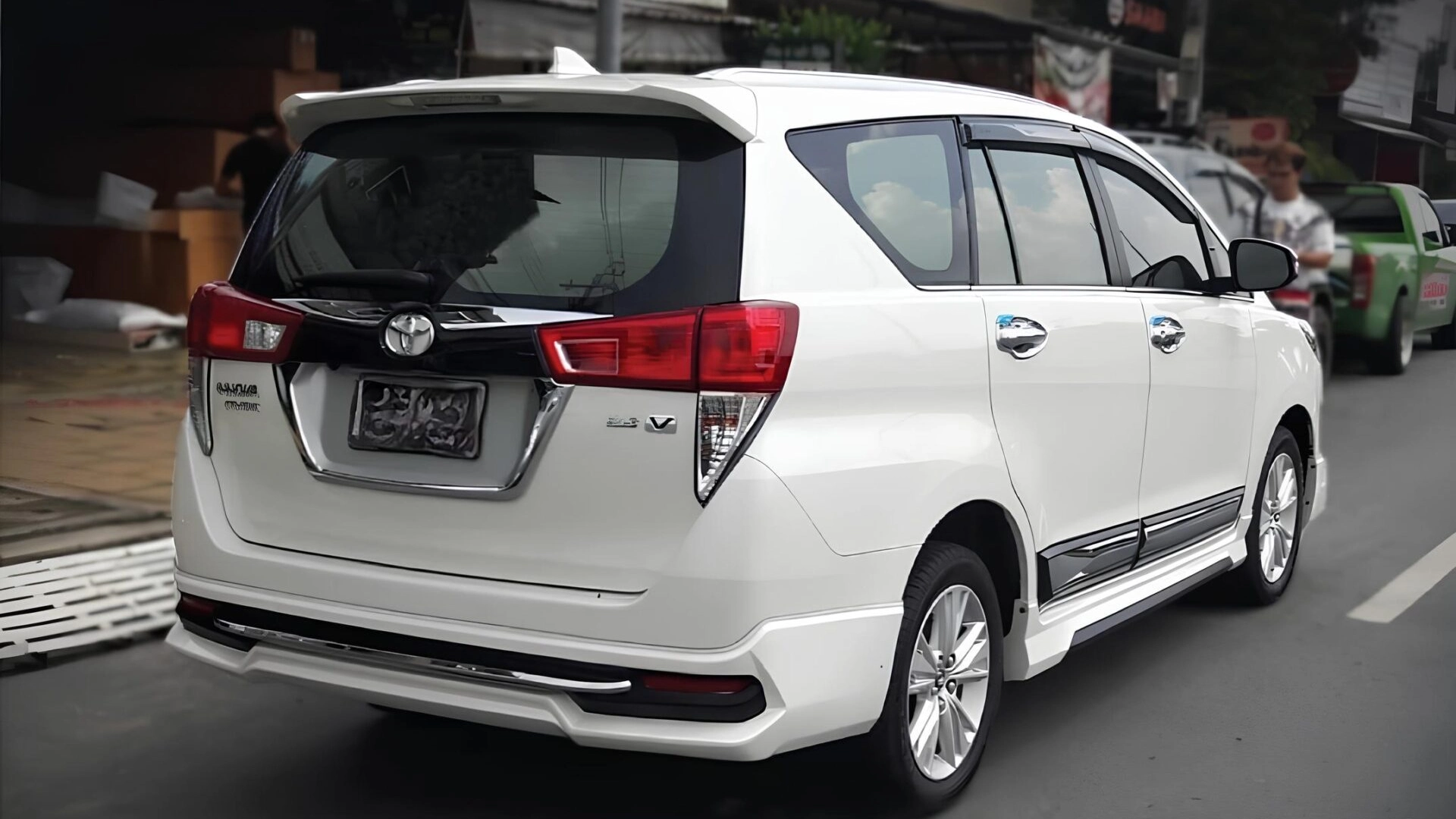 Toyota-Innova-Body-Kit-V1-Beyond-Auto-Accessories Rear