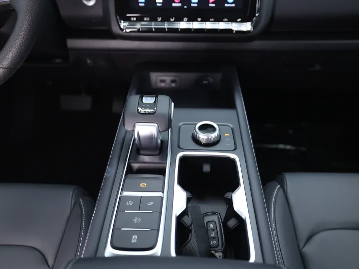 2025 JMC DADAO PICKUP 2.3L TURBO White Inside & Black - Beyond Autos - www.beyondautos.com