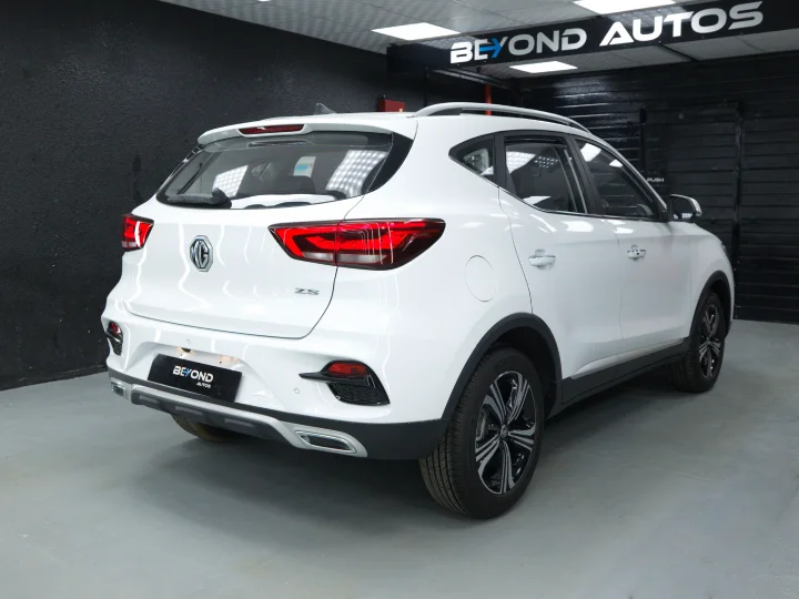 2025 MG ZS 1.5L White Inside White & Black - Beyond Autos - www.beyondautos.com