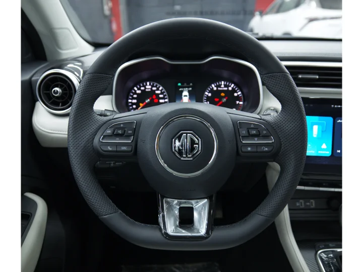 2025 MG ZS 1.5L White Inside White & Black - Beyond Autos - www.beyondautos.com