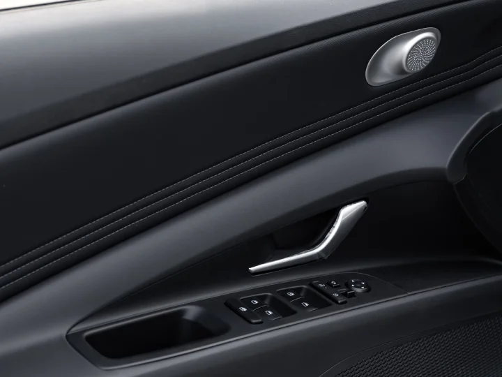 2026 Hyundai Elantra 1.5L GLX Elite White Inside Black - Beyond Autos - www.beyondautos.com