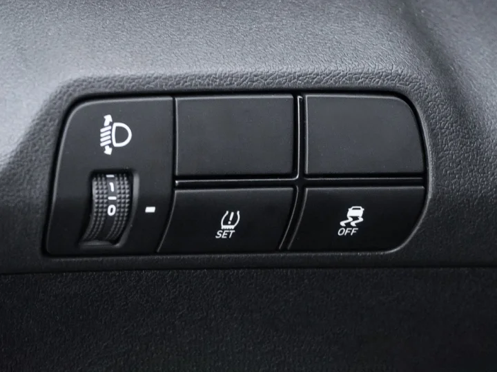 2026 Hyundai Elantra 1.5L GLX Elite White Inside Black - Beyond Autos - www.beyondautos.com