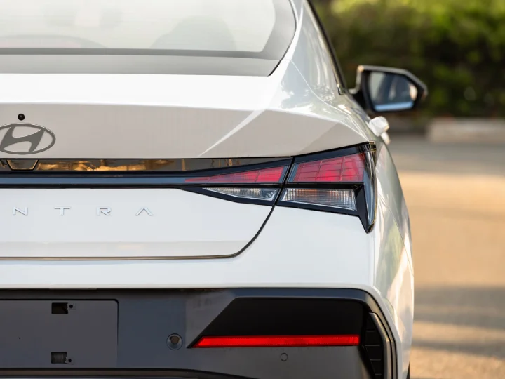 2026 Hyundai Elantra 1.5L GLX Elite White Inside Black - Beyond Autos - www.beyondautos.com